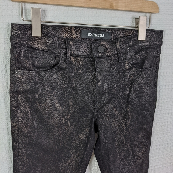 Express Mid Rise Ankle Legging - Picture 3 of 7